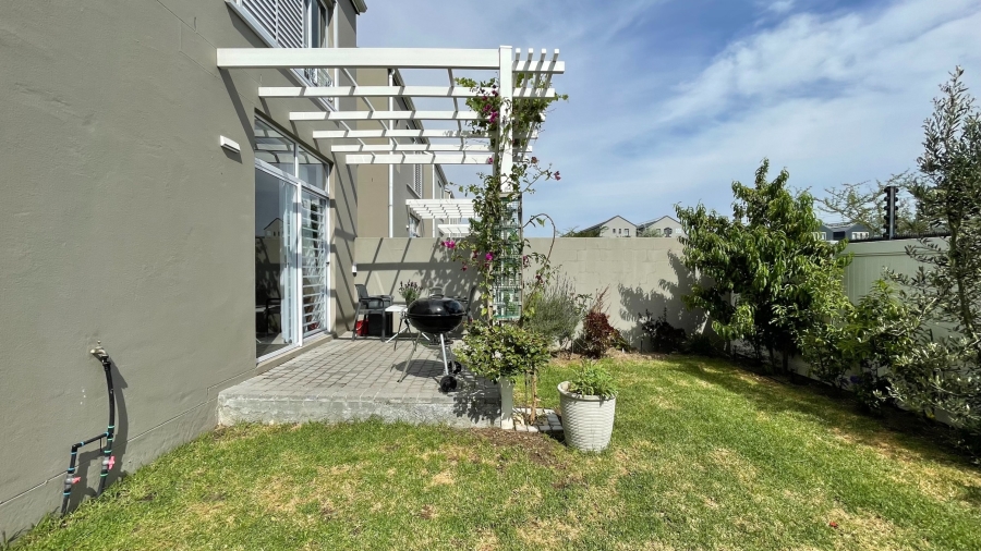 2 Bedroom Property for Sale in Somerset Lakes Western Cape